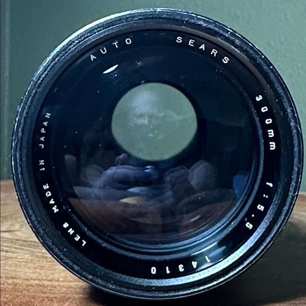 Sears 300mm f/5.5 Lens + Leather Case - M42 Mount